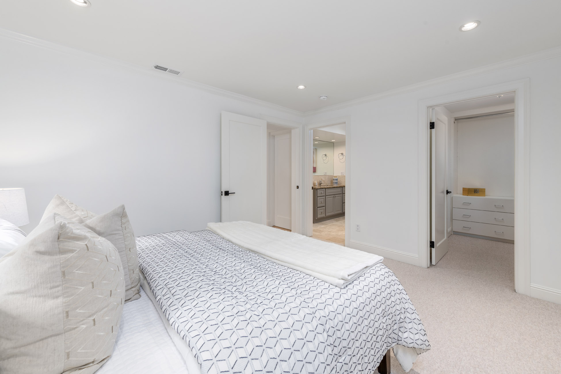 2675 2677 Sutter Street